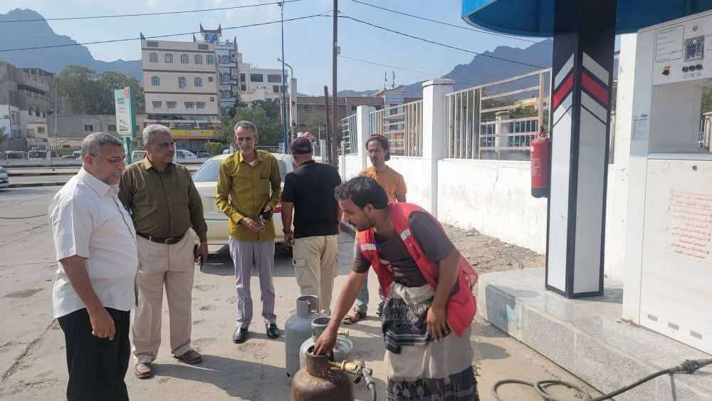 عاجل:حملة واسعة لضبط اسعار الغاز بعدن(صورة)