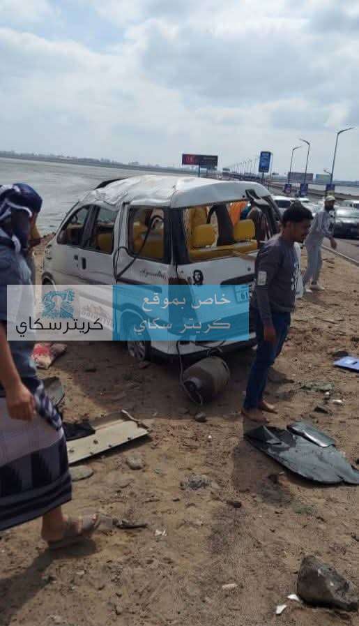 جرحى بانقلاب باص بالطريق البحري بعدن(صورة)